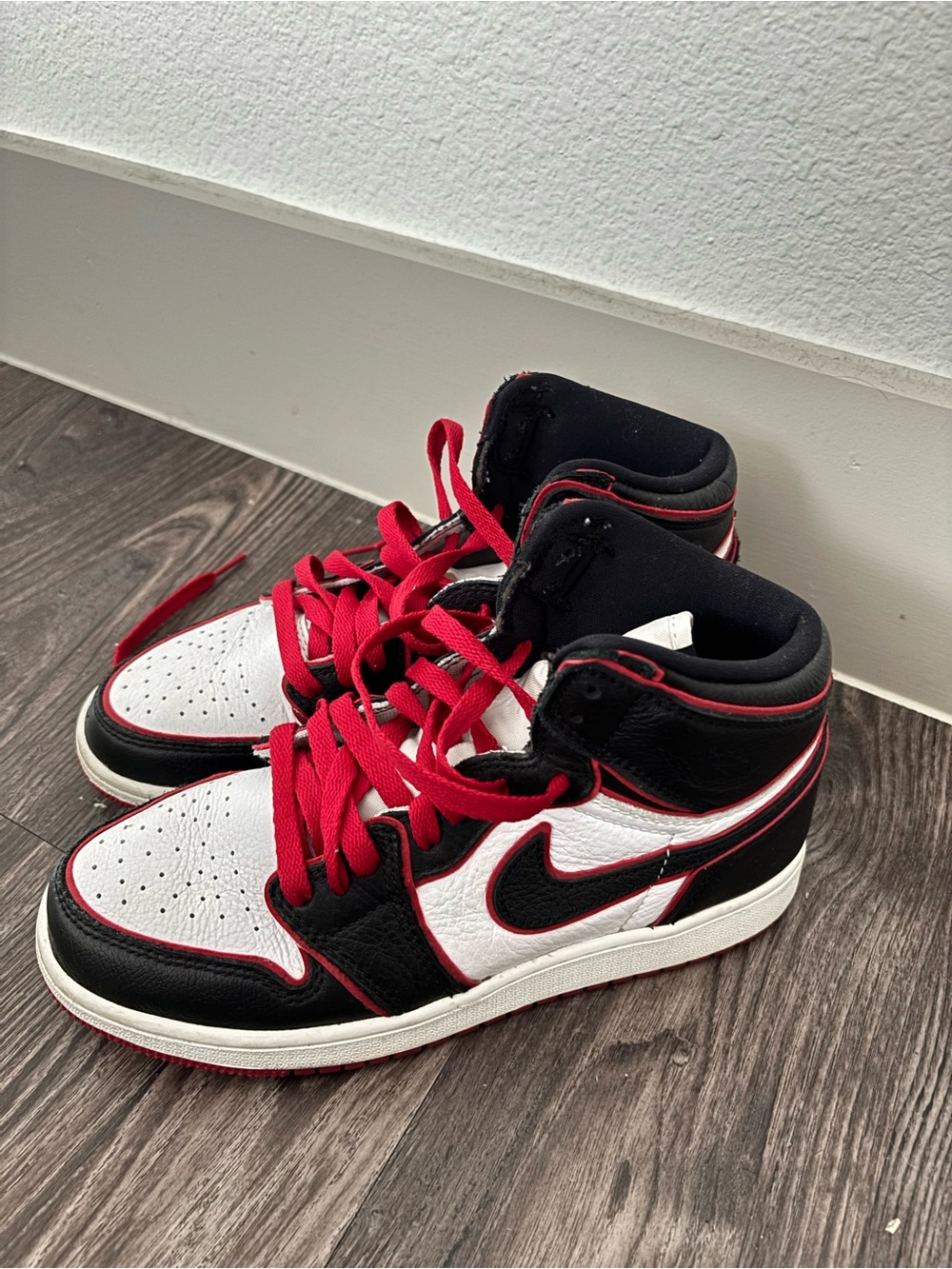 Nike Jordan 1’s bloodline (high)
